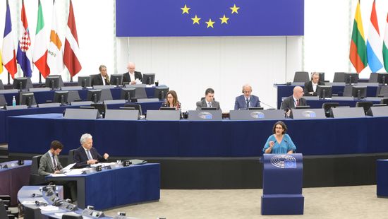 Fidesz: Elképesztő, ami az Európai Parlamentben zajlik
