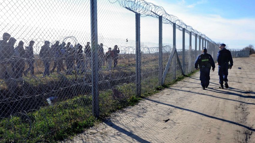 Illegális bevándorlók százait tartóztatták fel a magyar határokon