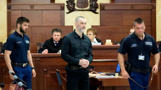 Nyomozhatnak a romagyilkosságok szabadon lévő bűnsegédei után