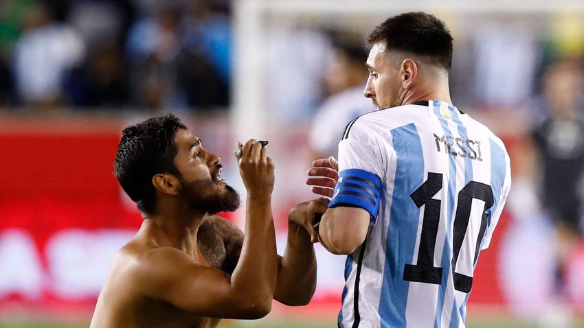 Messi inkognitóban érkezett meg a vb-re, Katar megőrült
