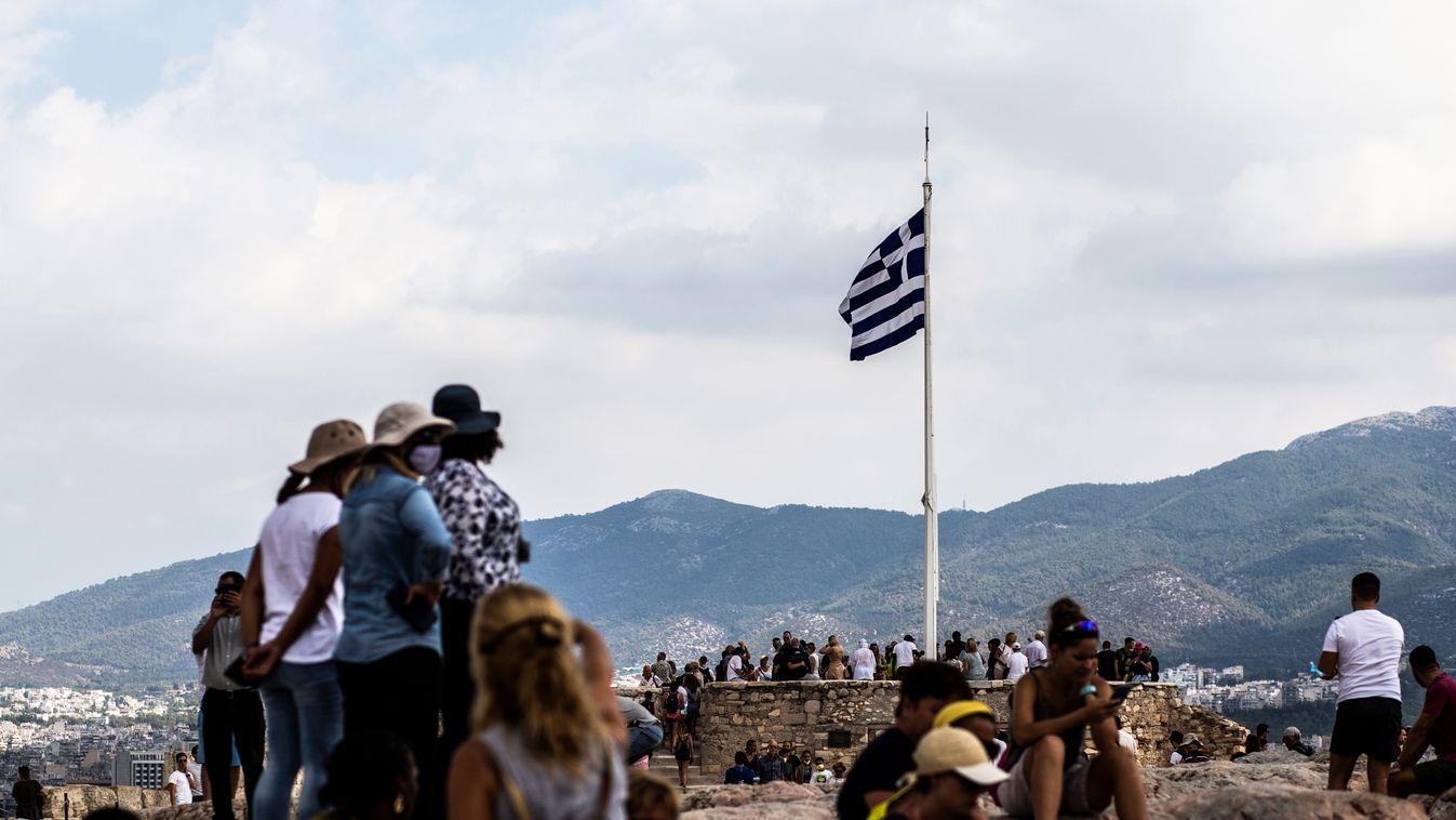 Dübörög a görög turizmus