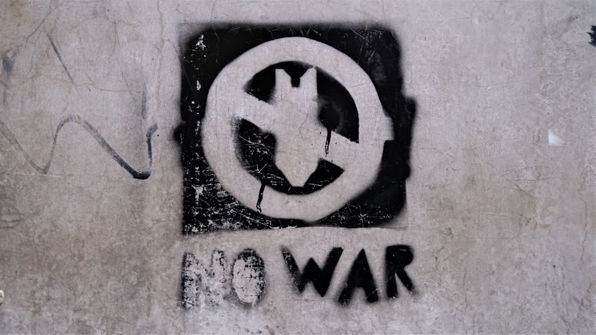 Make love, not war!