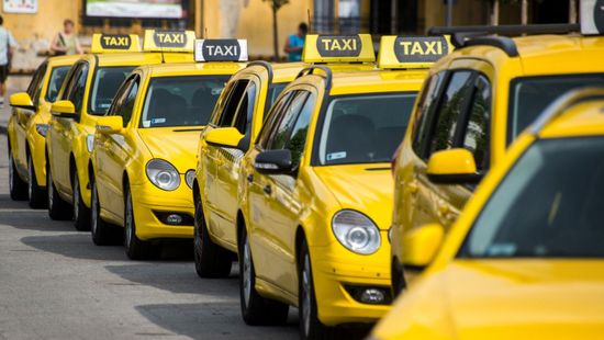 Módosította a kormány a taxisrendeletet a szabályokat betartó szolgáltatók és az utasok érdekében