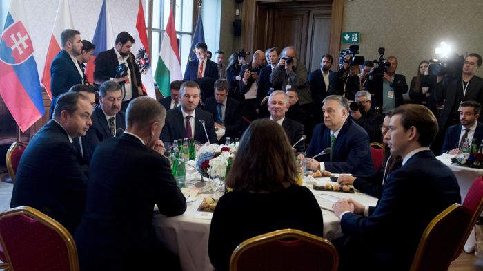 KURZ, Sebastian; MORAWIECKI, Mateusz; GOTTFRIED Péter; PELLEGRINI, Peter; ORBÁN Viktor; BABIS, Andrej