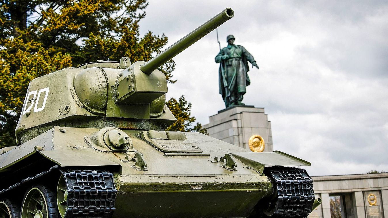 Tanks at the Soviet Memorial