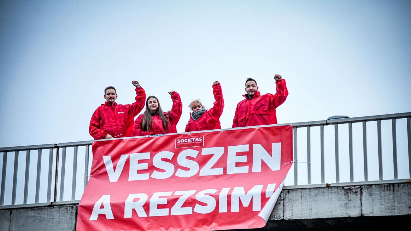 Tagadná az MSZP,  hogy az ifjúszocialisták is mozgósítottak a vasárnapi tüntetésre