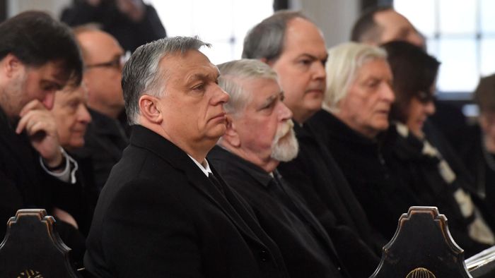 MARTON Éva; FEKETE György; MAKKAI Ádám; ORBÁN Viktor; VASHEGYI György; KÁSLER Miklós