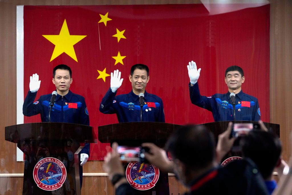 Ûrkutatás - Kína három asztronautát küld az ûrállomásá
