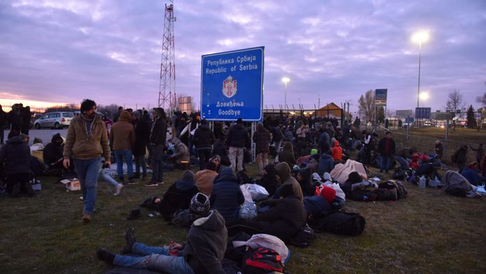 Illegális bevándorlás - Elérte a migránsmenet a magyar hat?