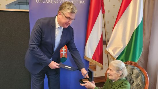 Elga Sakse kapta az idei Balassi műfordítói nagydíjat
