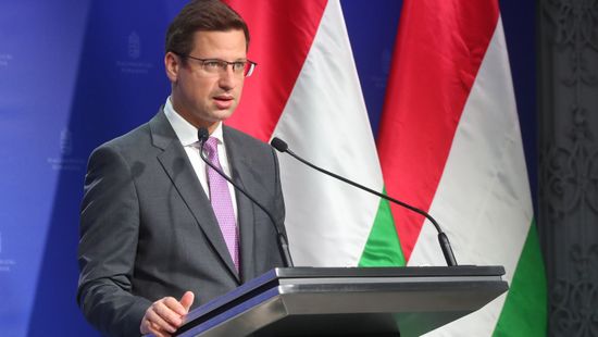 „A kormány legfontosabb feladatának tekinti, hogy megvédje a magyar családokat és a vállalkozásokat”