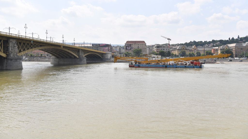 Dunai hajóbaleset - A Clark Ádám hajódaru a Margit hídnál