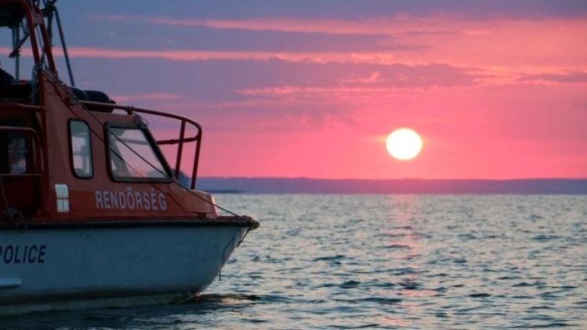 Olaszországig akart evezni egy migráns a Balatonról, lopott csónakkal