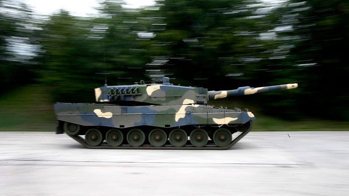 20200703 MN Németország KMW gyár München Leopard2 A4 típus