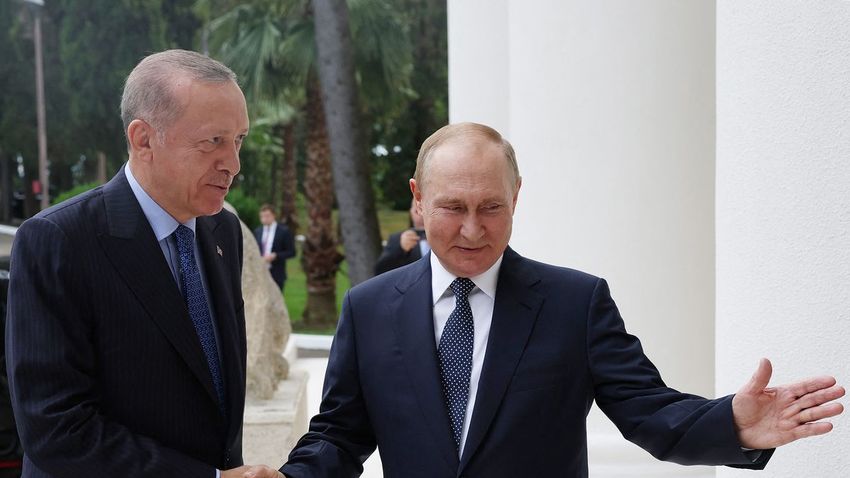 Erdogan és Putyin a háború befejezéséről beszélt telefonon