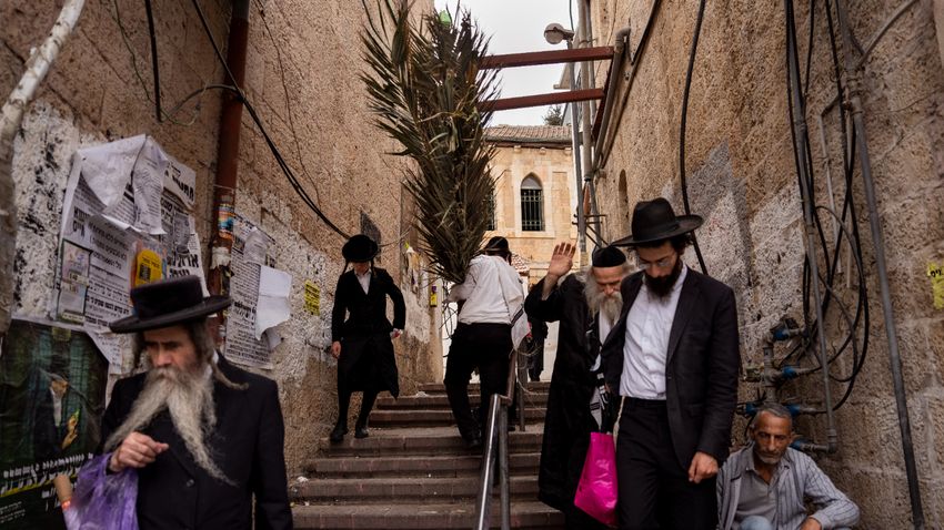 Többen meghaltak fegyveres merényletben egy jeruzsálemi zsinagógában