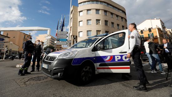 Eljárás indult egy francia rendőr ellen, aki lelőtt egy igazoltatásnak ellenálló embert