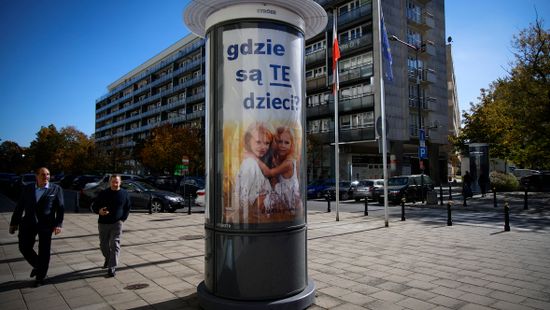 Lengyel milliárdos indított életvédő plakátkampányt
