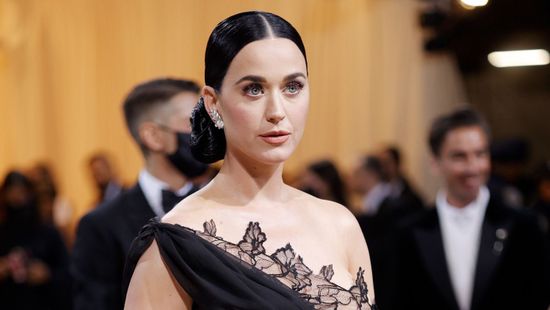 Nanushka ruhában ünnepelte Budapesten a születésnapját Katy Perry
