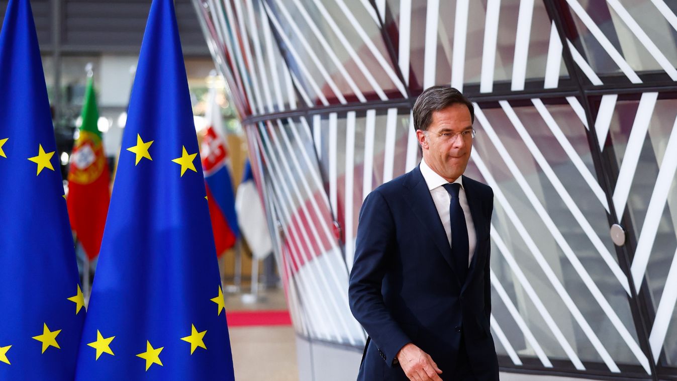 Brüsszel, 2022. október 20. Mark Rutte holland miniszterelnök érkezik az EU-tagállamok vezetői kétnapos tanácskozásának első napi ülésére Brüsszelben 2022. október 20-án. MTI/EPA/Stephanie Lecocq