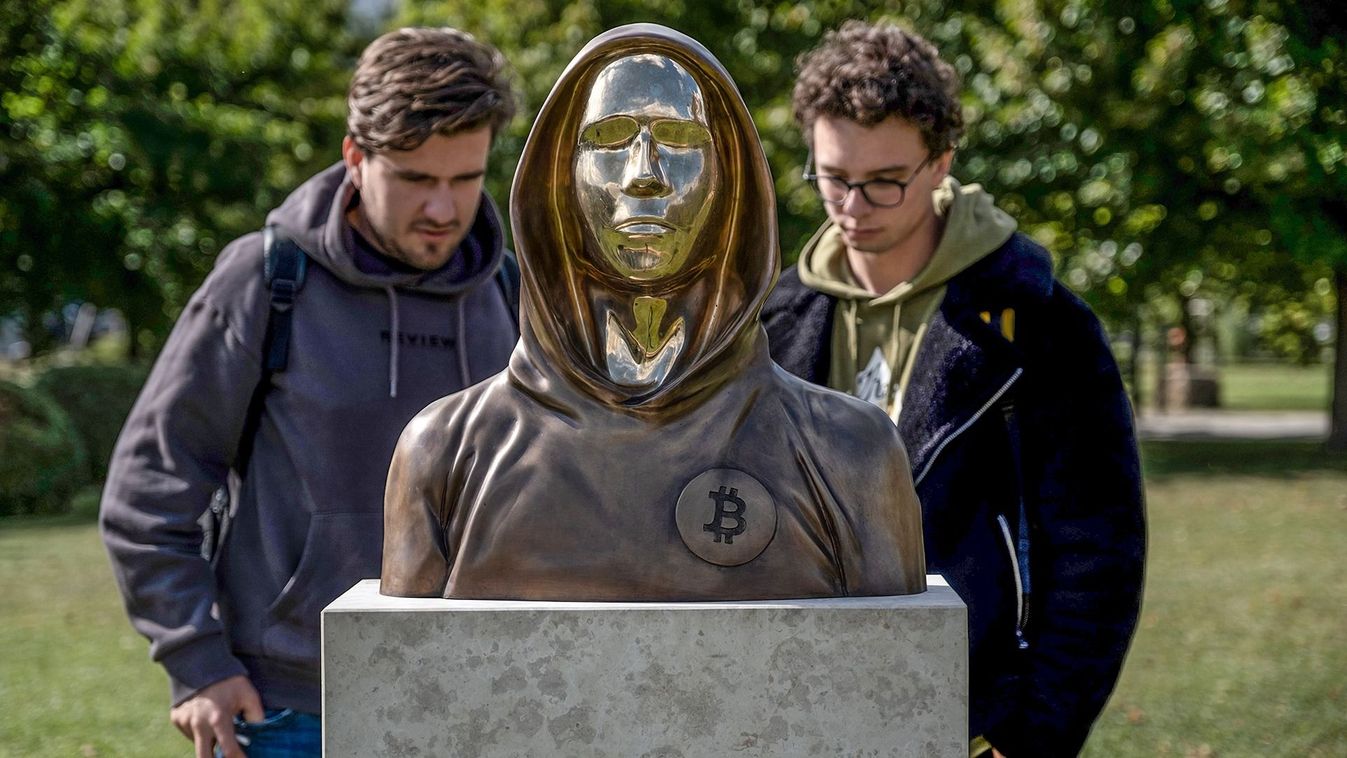 Statue Honors Bitcoin Inventor 'Satoshi Nakamoto' In Budapest Park