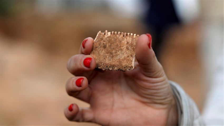 Ritka, kánaáni nyelvű feliratot találtak a régészek egy elefántcsont fésűn