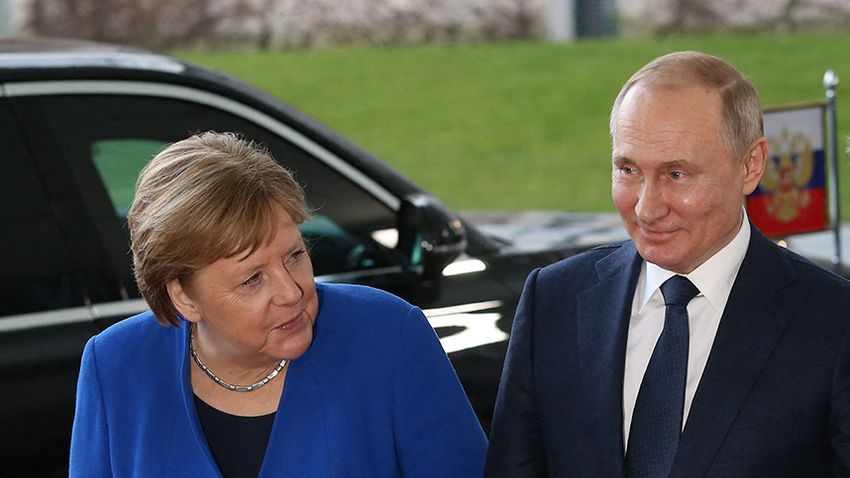 Angela Merkel: Már nem volt elég hatalmam ahhoz, hogy hassak Putyinra