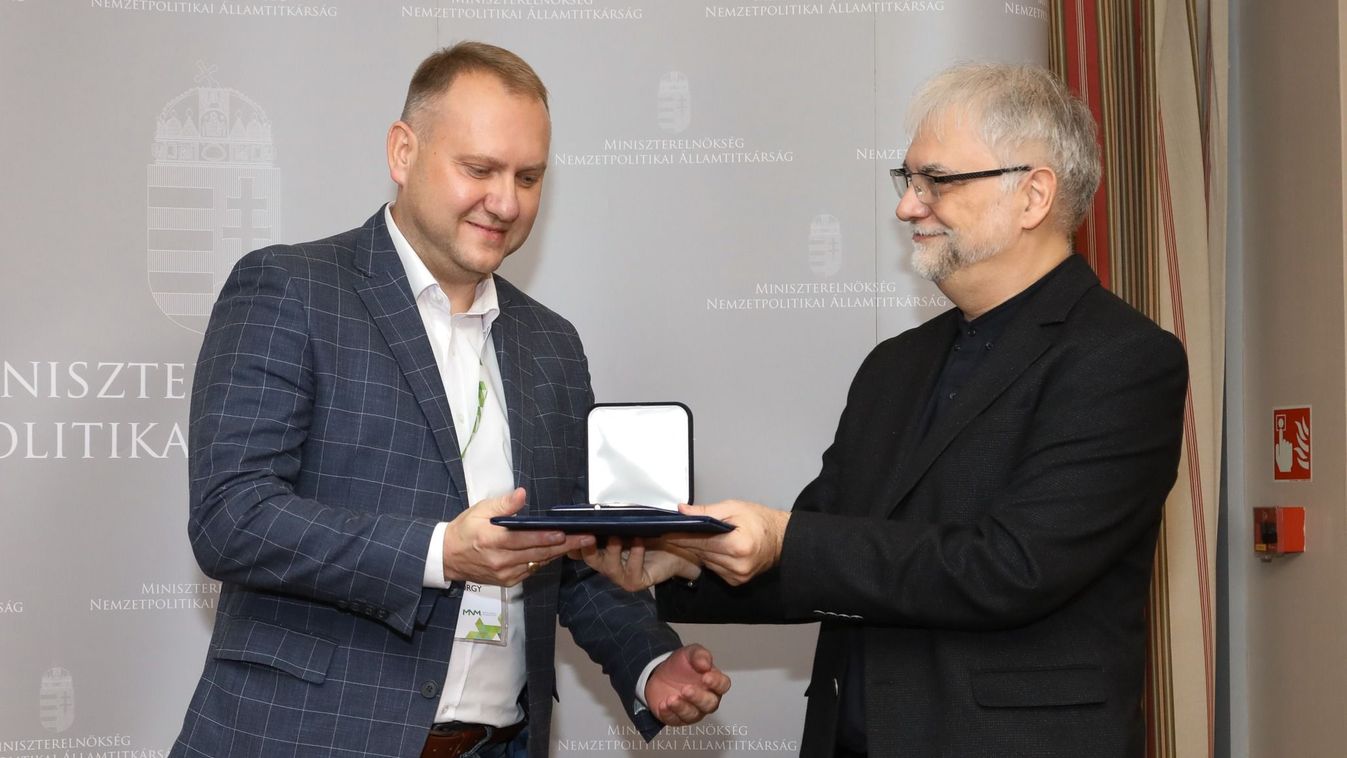 Dunda György kapta az első Kosztolányi-díjat