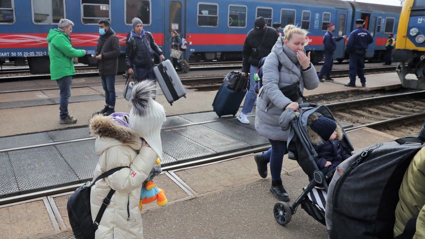 ORFK: Több mint kilencezren érkeztek Ukrajnából szerdán