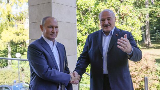 Lukasenka kockáztatna a háborús részvétellel