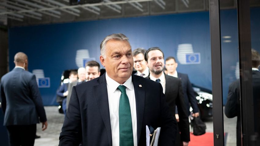 Orbán Viktor: A foci nem politika