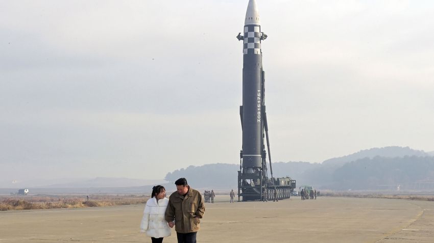 Dél-Korea szerint Kim Dzsong Unt második gyereke kísérte el múlt héten