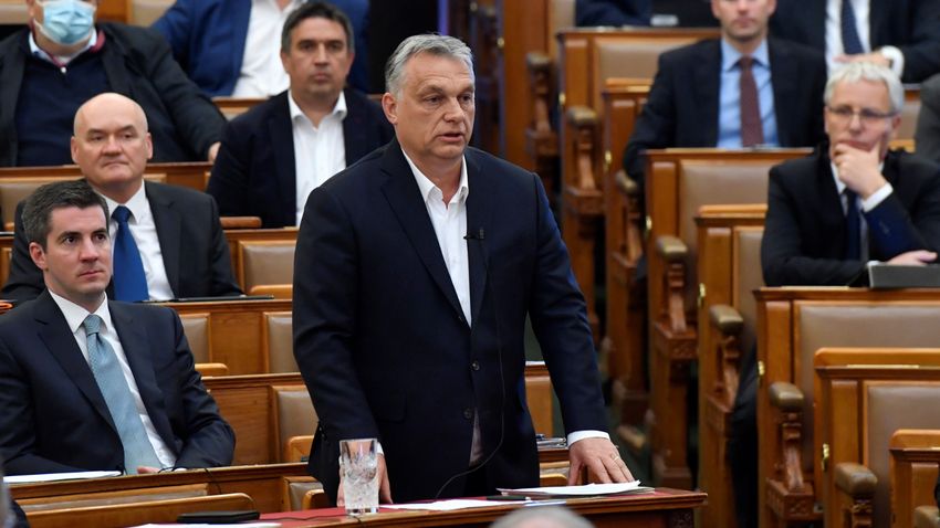 Orbán Viktor: A kormány kitart a rezsicsökkentés mellett