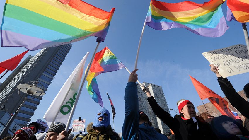 Megszavazta az LMBTQ-propaganda kitiltását a médiából az orosz alsóház

