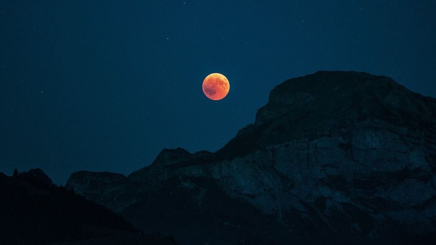 Un eclipse lunar total el 8 de noviembre será parcialmente visible desde Europa