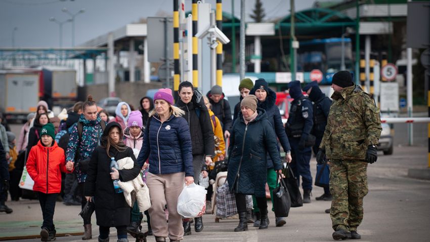 Túl sokba kerülnek az ukrán menekültek Varsónak