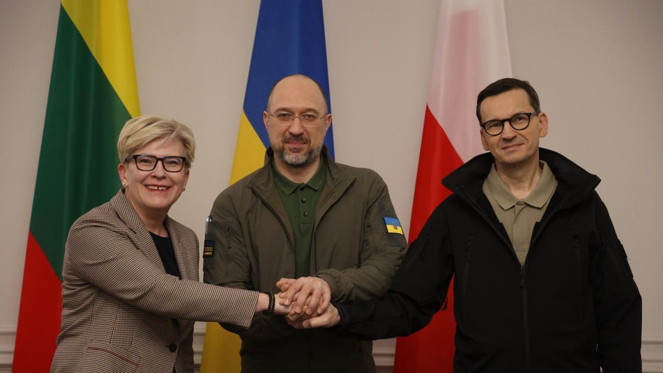 Denisz Smihal ukrán miniszterelnök Kijevben Mateusz Morawiecki lengyel és Ingrida Simonyte litván kormányfőkkel egyeztetett. 2022.11.26. (Forrás: Denisz Smihal / Twitter)