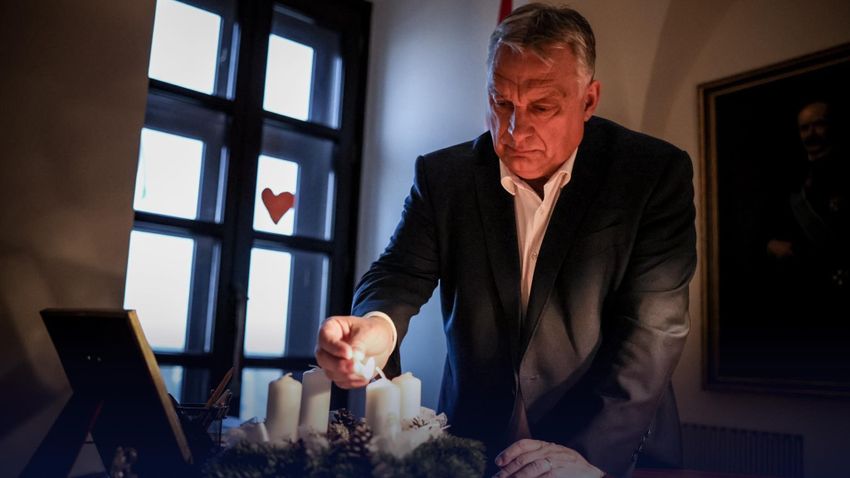 Orbán Viktor is gyertyát gyújtott advent első vasárnapján