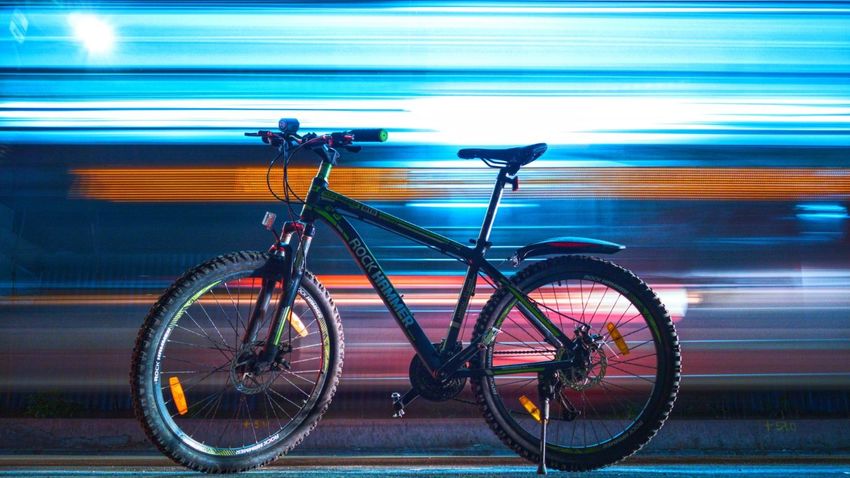 Mire kell a leginkább figyelni az éjszakai kerékpározás során?