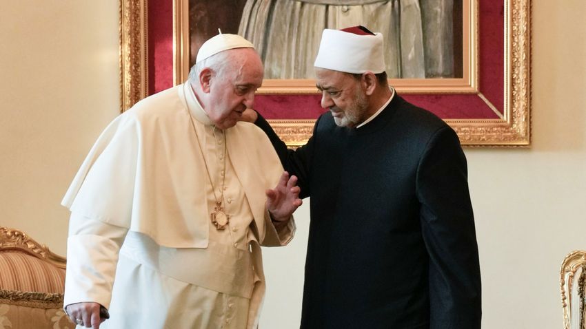 Az erőszak spiráljának megtörésére szólított a pápa bahreini miséjén
