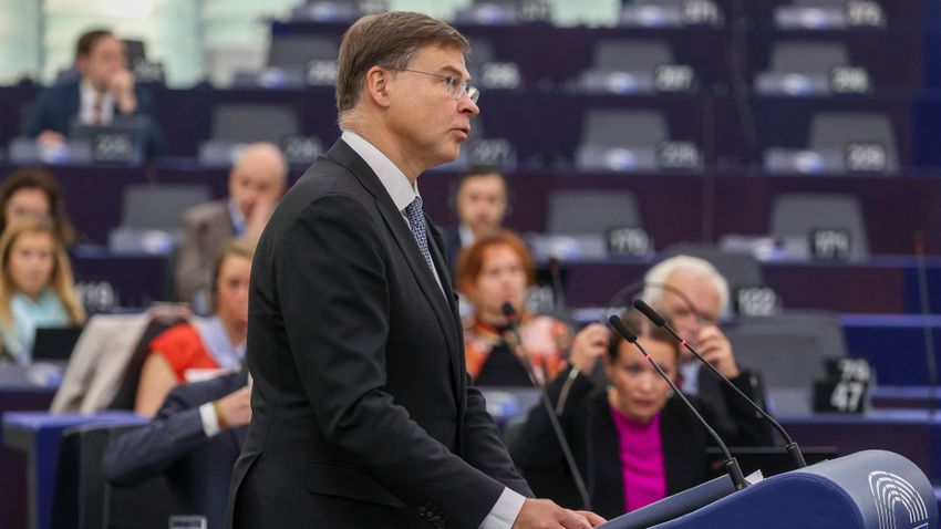 Az Európai Bizottság másfél év után jóváhagyta a magyar helyreállítási tervet