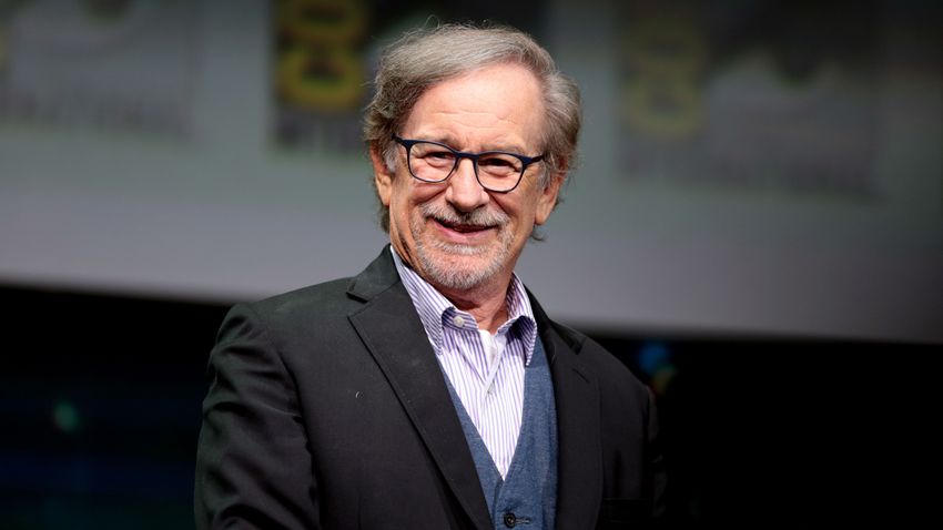 Spielberg szerint Hollywood a busz alá lökte a legjobb filmeseket