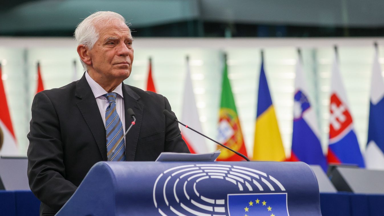 Strasbourg, 2022. október 5. Josep Borrell, az Európai Unió kül- és biztonságpolitikai főképviselője felszólal az Európai Parlament plenáris ülésén Strasbourgban 2022. október 5-én. MTI/EPA/Julien Warnand