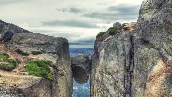 Norvégia leglátványosabb sziklája nem olyan veszélyes, mint amilyennek tűnik