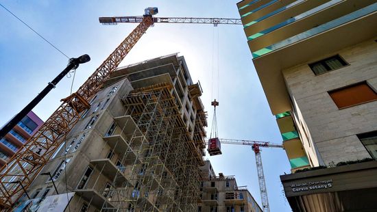 Csaknem 2,5  százalékkal csökkent az építőipari termelés októberben