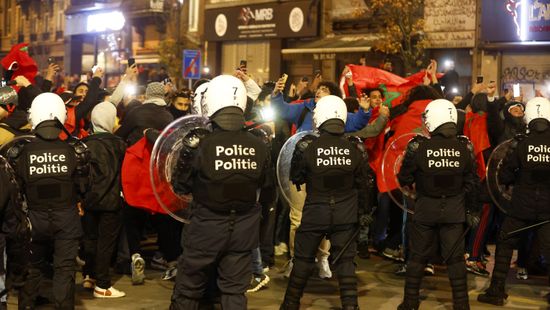 A Marokkó–Franciaország mérkőzés miatt tízezer rendfenntartót vezényelnek a francia utcákra