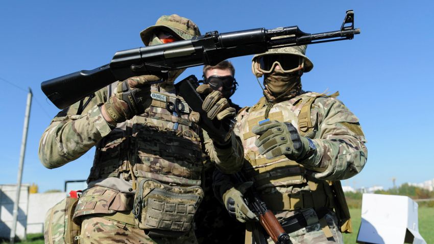 A nigériai elnök szerint is biztonsági kockázatot jelentenek az Ukrajnából származó fegyverek