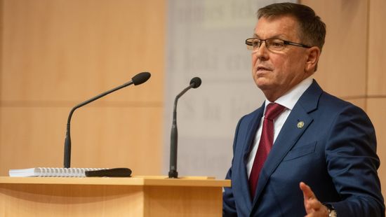 Erősen kritizálta a magyar gazdaságpolitikát a jegybankelnök