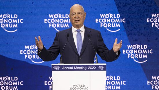 Klaus Schwab, a Világgazdasági Fórum elnöke bejelentette a világ rendszerszintű átalakítását