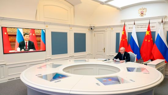 Vlagyimir Putyin: Célunk az orosz–kínai katonai együttműködés erősítése